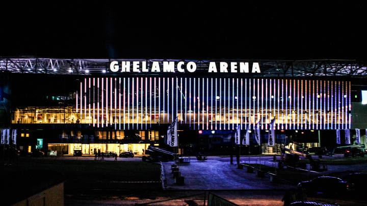  Стадион Геламко-Арена и его фасад зрелищно освещены продуктами компании Philips для наружного освещения и освещения спортивных сооружений 