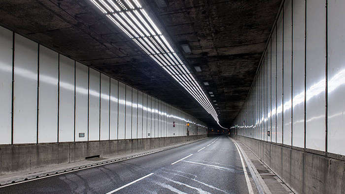 Светильники для высоких потолков в туннеле Мейр