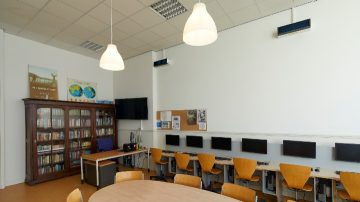 Наши светильники Philips для дезинфекции верхних слоев воздуха с помощью УФ-С-излучения